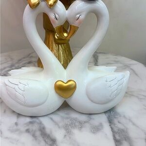 White & Gold Swan Heart Figurine